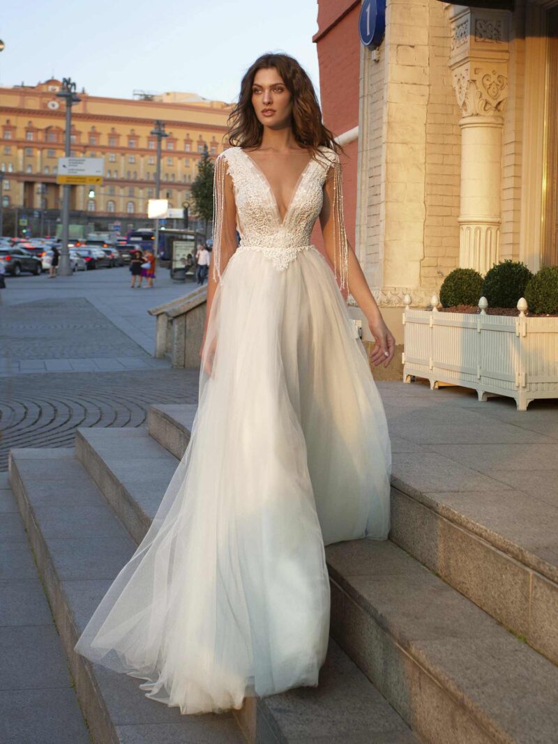 A-line wedding dress with tulle skirt