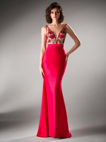Fitted evening gown with floral appliques