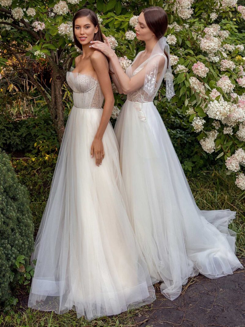 13010-13018-2-unique-wedding-dress-in-Toronto