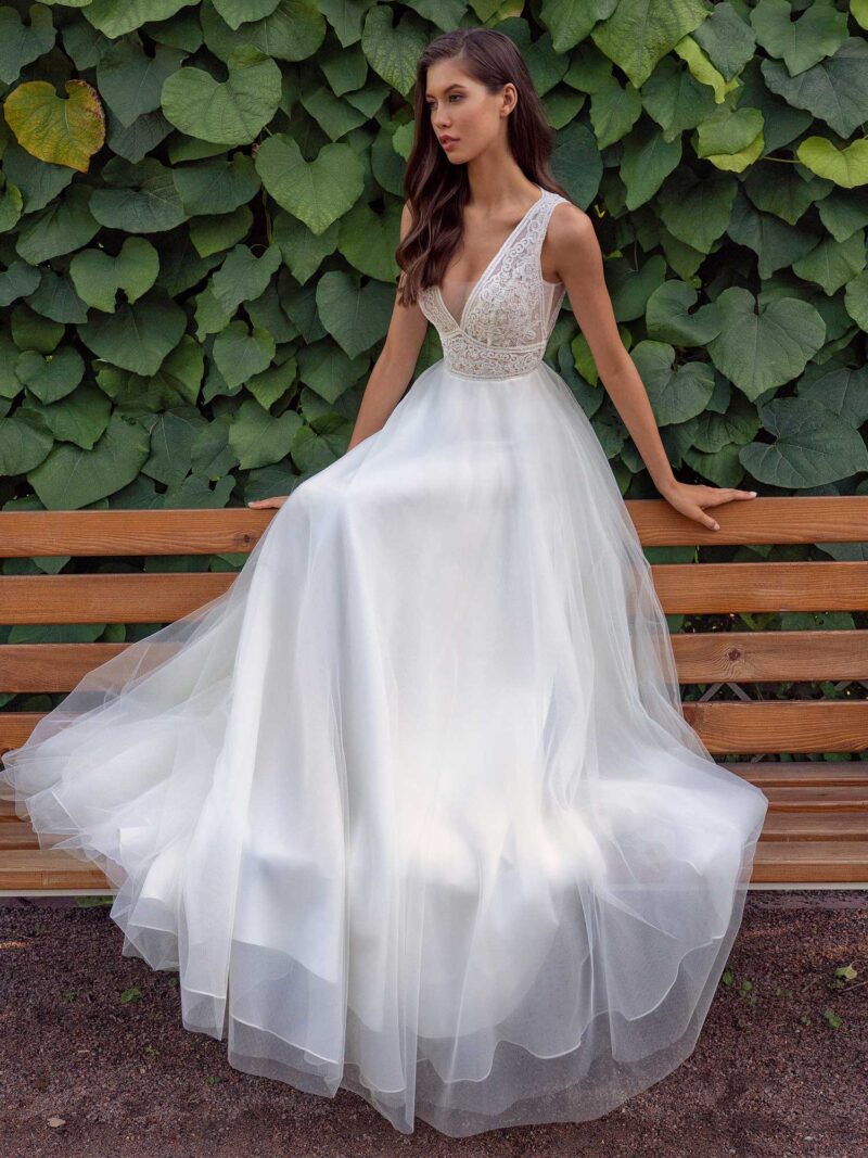 13013b-4-unique-wedding-dress-in-Toronto