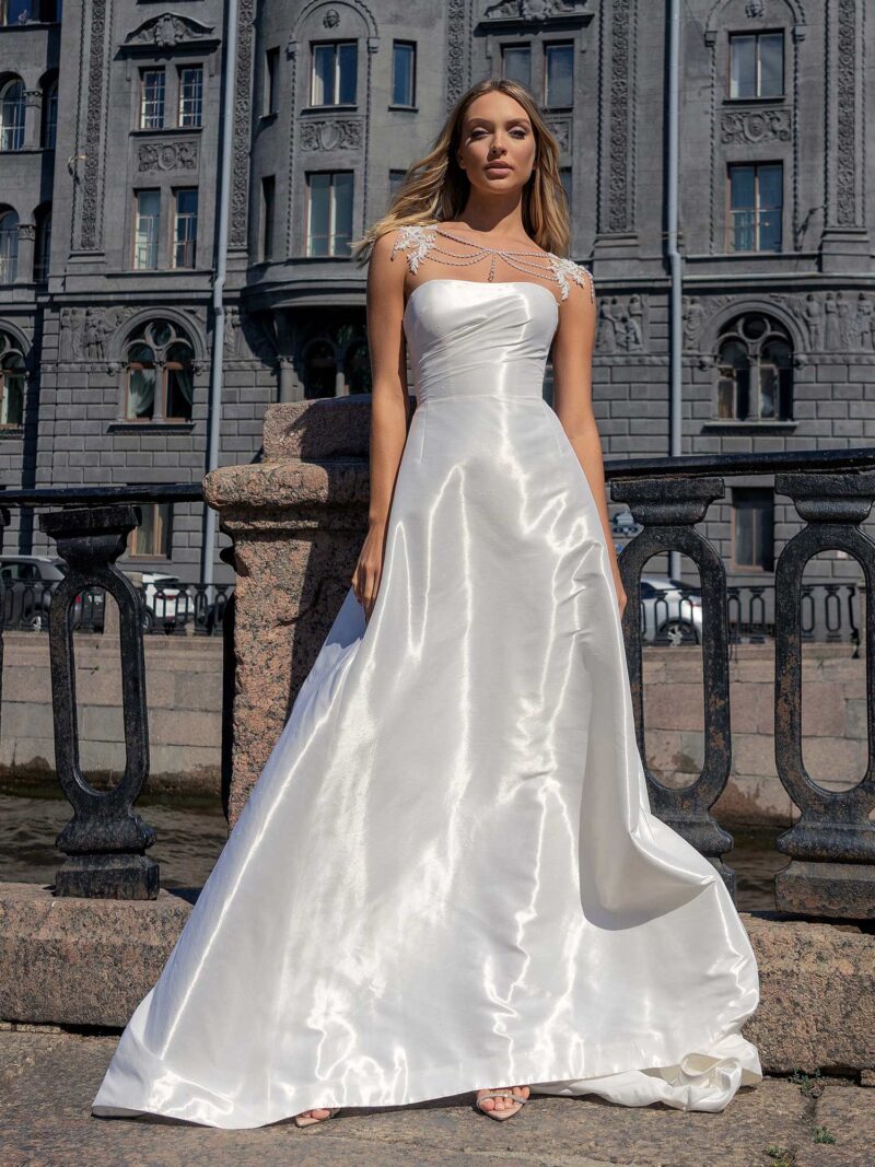 Strapless A-line wedding dress with straight neckline