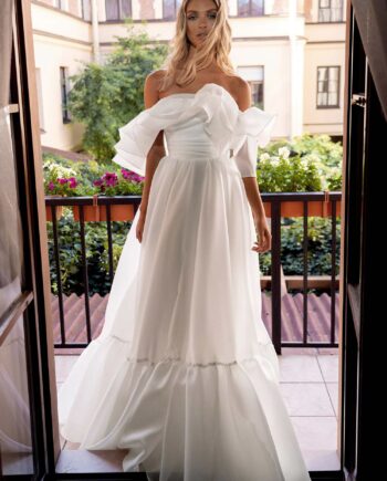 A-line wedding dress with detachable capelet