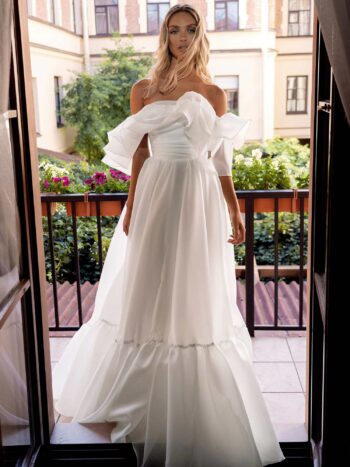 A-line wedding dress with detachable capelet