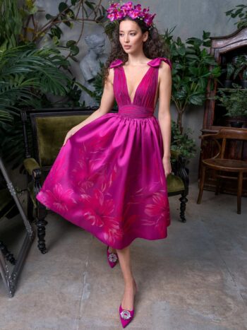 A-line floral print cocktail dress with V-neck bodice