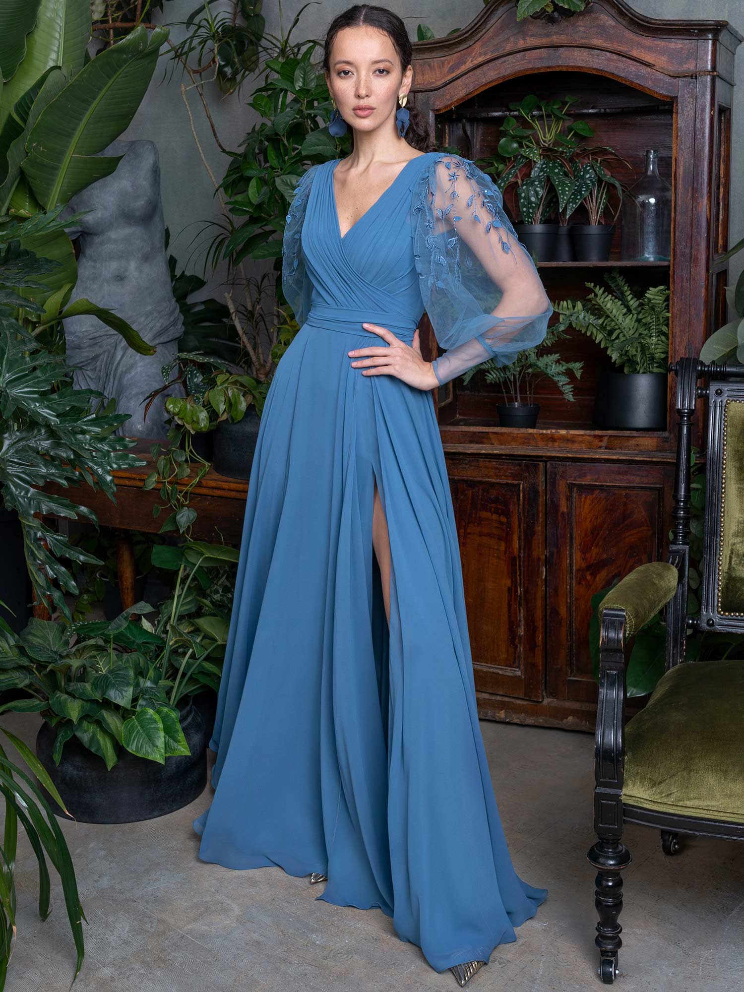 V-neck chiffon evening dress with long puffy sleeves and slit skirt