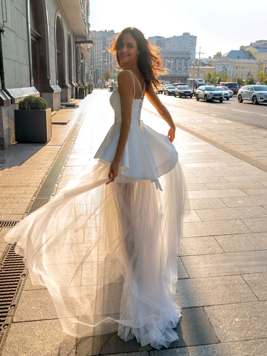 Transformer wedding dress: mini gown and puffy skirt