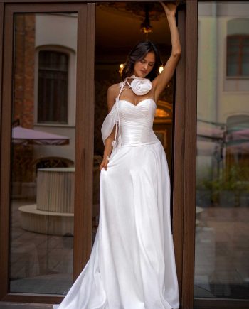 Sweetheart A-line Organza Bridal Gown